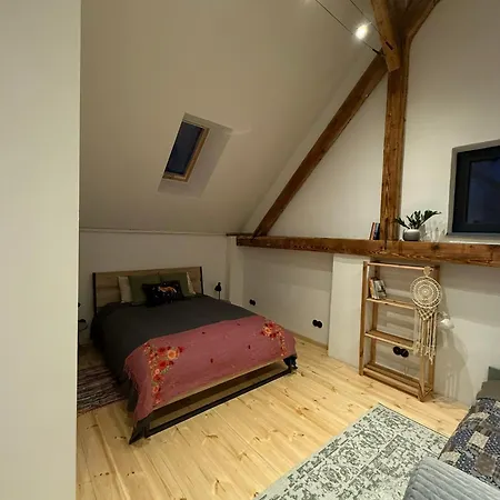 Glamping & Farm Zlate Podlesi - Letni Staj V Konirne Apartman