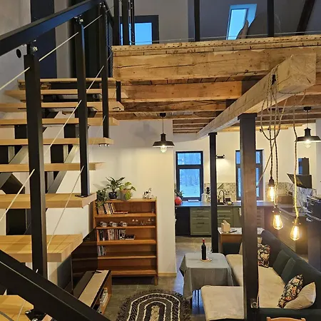 Apartman Glamping & Farm Zlate Podlesi - Letni Staj V Konirne