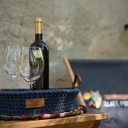 Appartement Glamping & Farm Zlate Podlesi - Letni Staj V Konirne