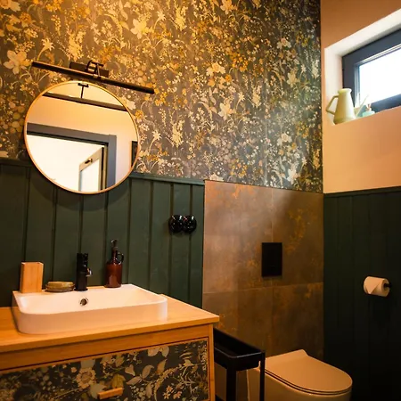 Glamping & Farm Zlate Podlesi - Letni Staj V Konirne Appartement *