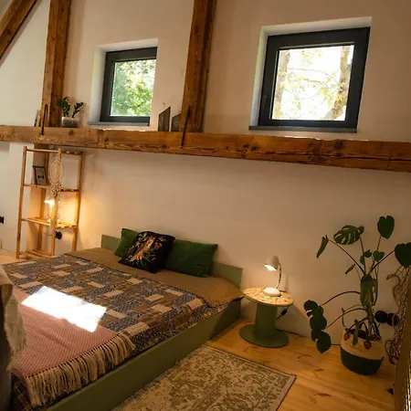 Appartement Glamping & Farm Zlate Podlesi - Letni Staj V Konirne